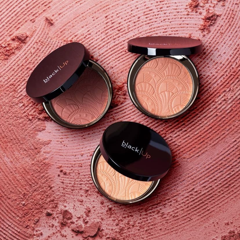 Skin Illuminating Pressed Powder – image 3